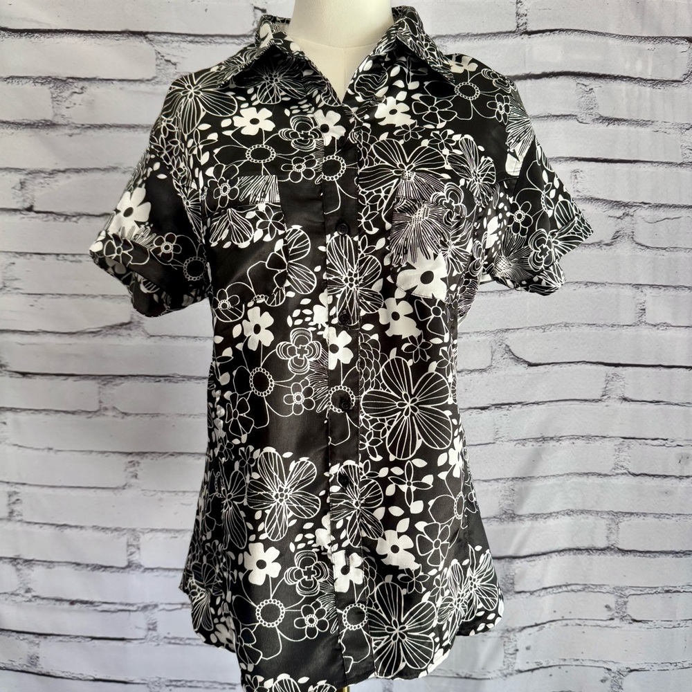 Black & White Floral Button-Up Blouse - Women Tops